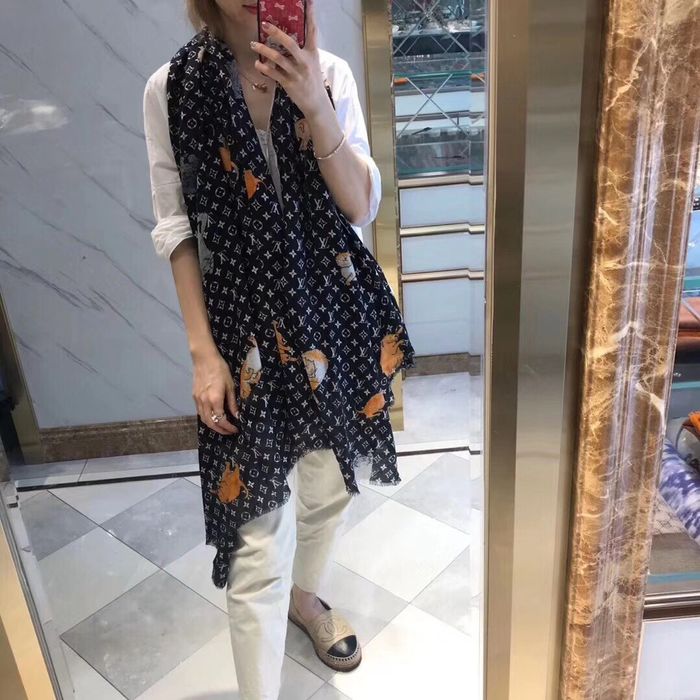 Louis Vuitton Scarf LV00070